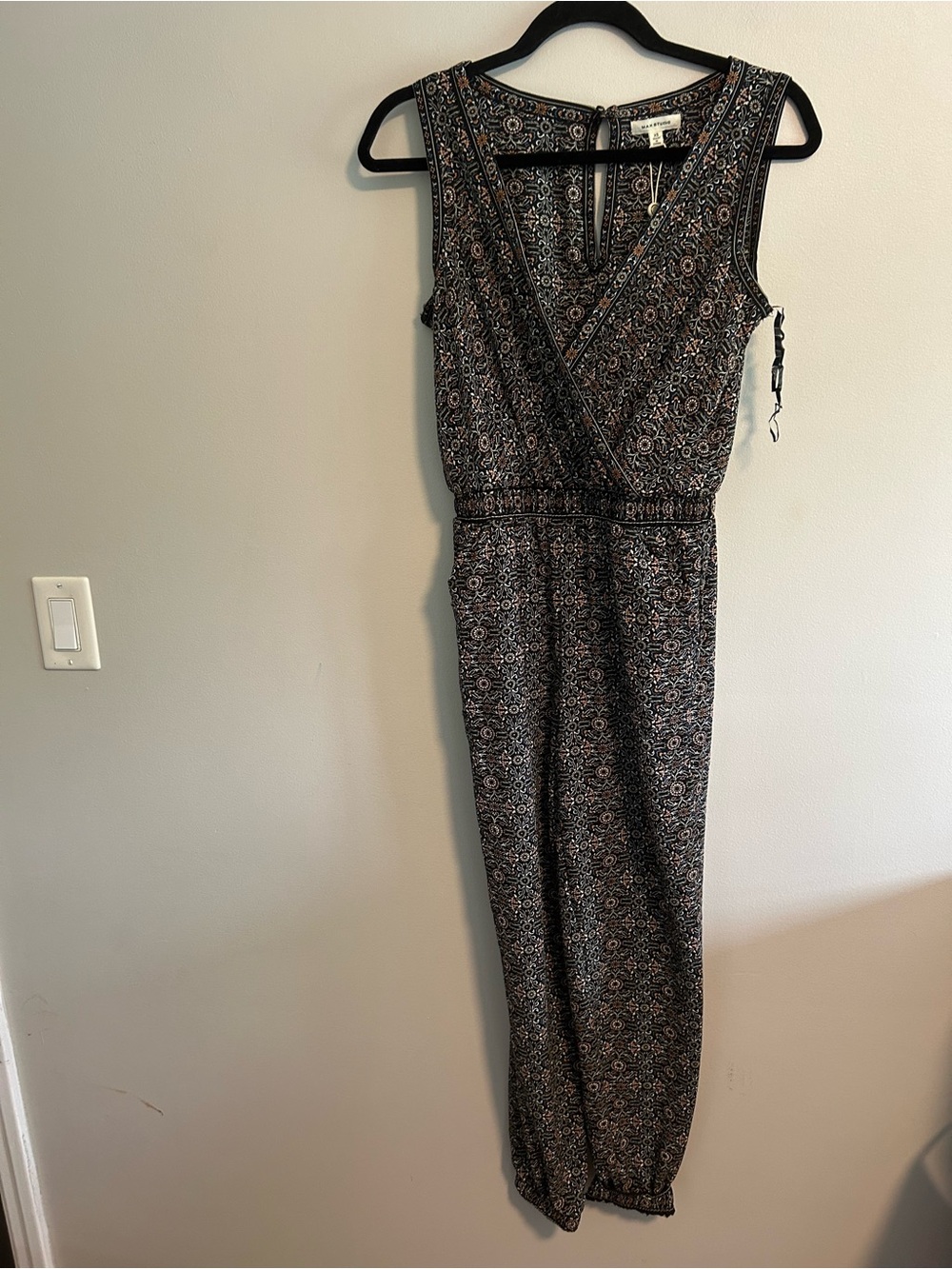 NEW Max Studio XS Black Floral Sleeveless vneck pants Jumpsuit with pockets